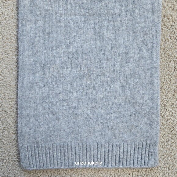NWOT Cashmere Knit Light Grey Classic Scarf With Ribbed Ends - Picture 2 of 12